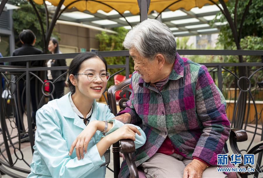 （新華全媒頭條&middot;五中全會精神在基層&middot;圖文互動）（3）奮發(fā)新青年　逐夢新征程&mdash;&mdash;各地青年學(xué)習(xí)貫徹落實五中全會精神觀察