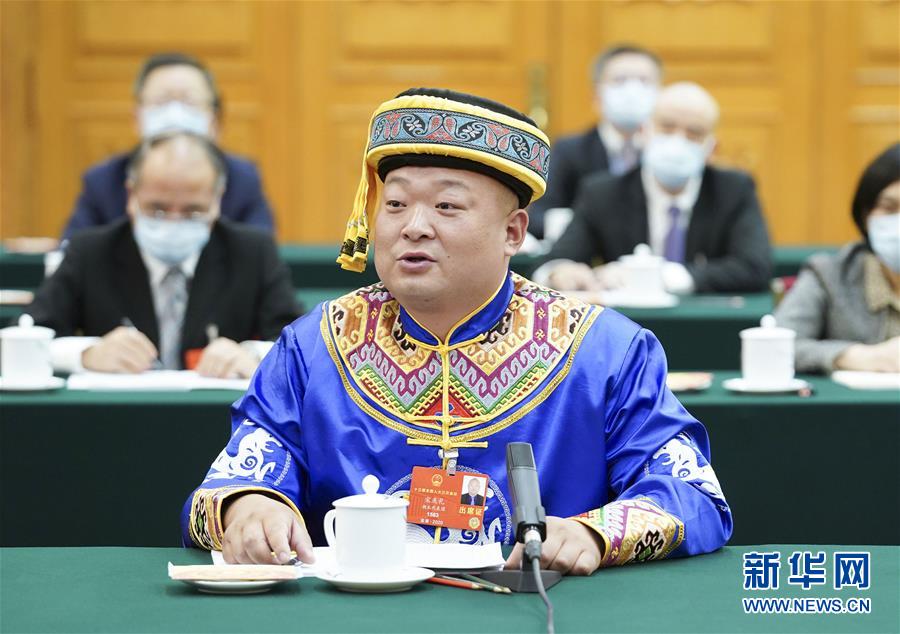 （新華全媒頭條&middot;圖文互動）（8）從人民中汲取磅礴力量&mdash;&mdash;習近平總書記同出席2020年全國兩會人大代表、政協(xié)委員共商國是紀實