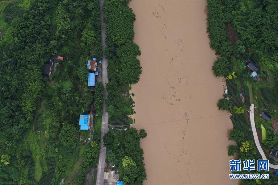 （在習近平新時代中國特色社會主義思想指引下&mdash;&mdash;新時代新作為新篇章&middot;習近平總書記關(guān)切事&middot;圖文互動）（6）戰(zhàn)洪魔　保安全&mdash;&mdash;近期防汛救災(zāi)熱點觀察