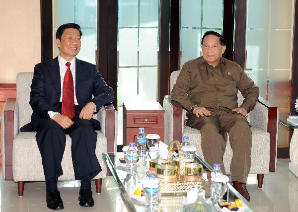 李源潮會見印尼提高國家機構(gòu)效率國務(wù)部長芒因達(dá)安