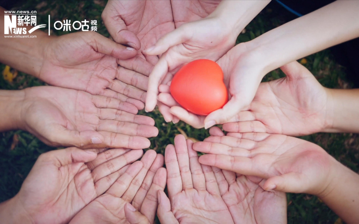 我們不僅要關(guān)注身體健康，更應(yīng)關(guān)注心理健康