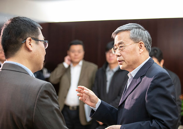 讓銀行業(yè)金融機構(gòu)愿意做、能夠做、也會做民營企業(yè)業(yè)務