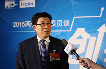 &ldquo;面對(duì)這種新型的、農(nóng)業(yè)轉(zhuǎn)型的項(xiàng)目，政府各級(jí)部門也都在研究怎么落實(shí)，還有很多細(xì)節(jié)上的問(wèn)題。&rdquo;