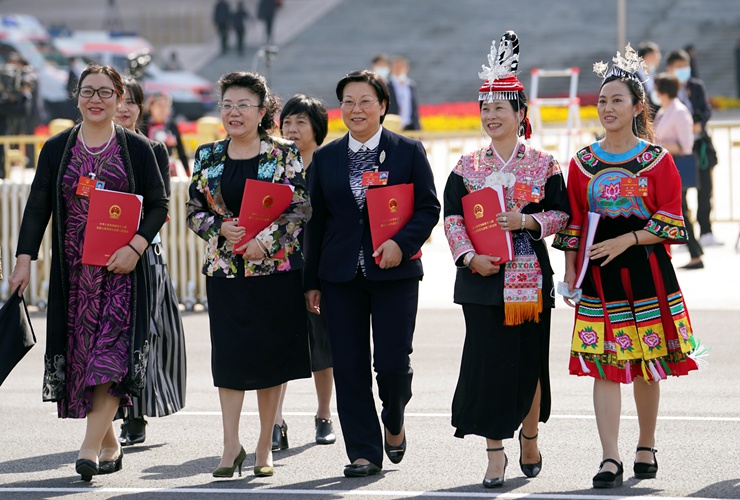 新華社社評(píng)：凝心聚力再出發(fā)，砥礪奮進(jìn)新征程 &mdash;&mdash;寫在十三屆全國(guó)人大三次會(huì)議閉幕之際