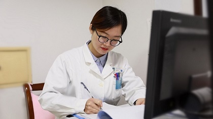 有才！這位女醫(yī)生自創(chuàng)說唱視頻，讓科普更&ldquo;接地氣&rdquo;