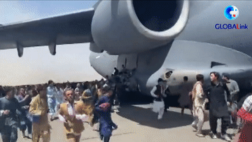 全球連線丨慘??！喀布爾機場現(xiàn)場