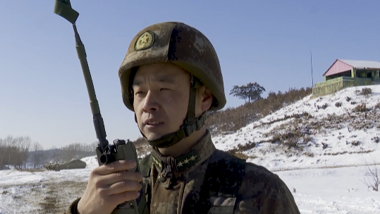 坦克步戰(zhàn)車沖進風雪 體驗&ldquo;凍感&rdquo;與&ldquo;動感&rdquo;