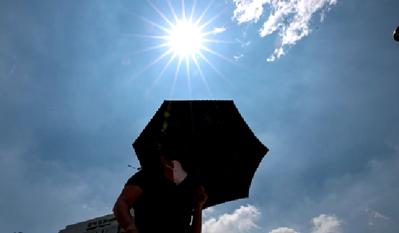 60℃！ 韓國多地迎高溫 柏油路幾近融化