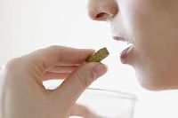 【健康解碼】說明書上這么多副作用 這藥我還吃不吃？