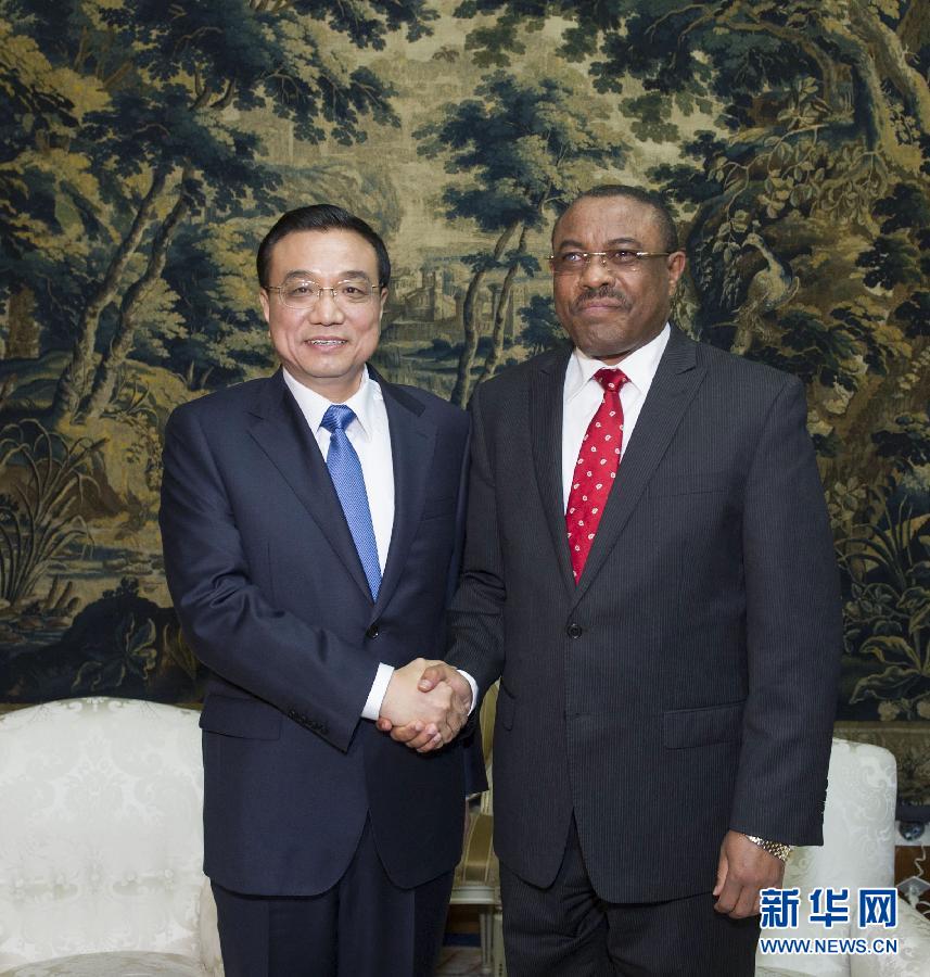 5月4日，中國(guó)國(guó)務(wù)院總理李克強(qiáng)在亞的斯亞貝巴與埃塞俄比亞總理海爾馬里亞姆舉行會(huì)談。  新華社記者 王曄 攝