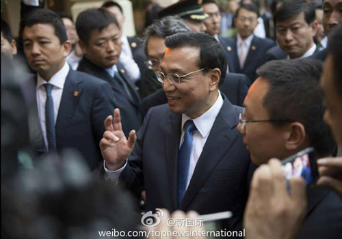 李克強(qiáng)：在非中企了解當(dāng)?shù)匚幕拍茉「D片來(lái)源：&ldquo;新國(guó)際&rdquo;微博。