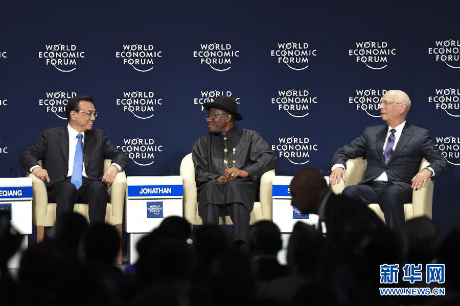 5月8日，中國國務(wù)院總理李克強在阿布賈出席第24屆世界經(jīng)濟論壇非洲峰會全會，發(fā)表題為《共同推動非洲發(fā)展邁上新臺階》的特別致辭。新華社記者 李學(xué)仁 攝 