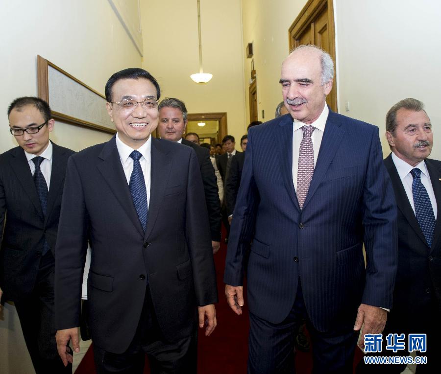 6月19日，國(guó)務(wù)院總理李克強(qiáng)在希臘議會(huì)大廈會(huì)見(jiàn)希臘議長(zhǎng)米馬拉基斯。新華社記者 王曄 攝