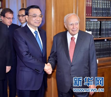 6月20日，國務(wù)院總理李克強(qiáng)在雅典總統(tǒng)府會(huì)見希臘總統(tǒng)帕普利亞斯。 新華社記者 李濤 攝