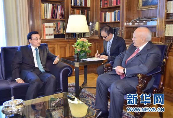 6月20日，國務(wù)院總理李克強(qiáng)在雅典總統(tǒng)府會(huì)見希臘總統(tǒng)帕普利亞斯。 新華社記者 李濤 攝