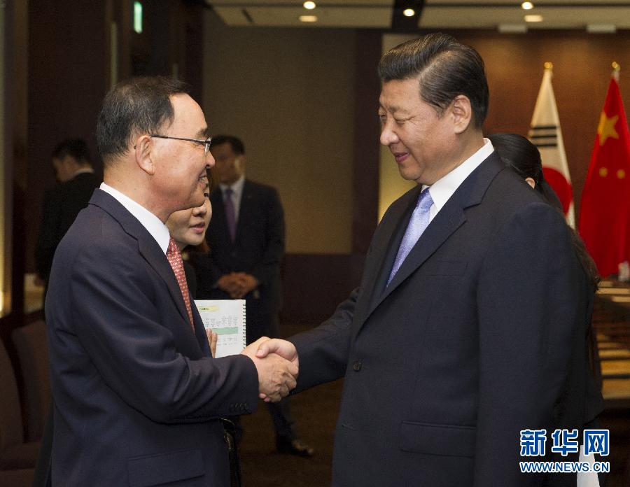 7月4日，國家主席習近平在首爾會見韓國總理鄭烘原。 新華社記者謝環(huán)馳攝  