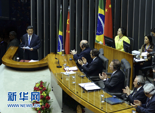 7月16日，國家主席習(xí)近平在巴西國會發(fā)表《弘揚傳統(tǒng)友好共譜合作新篇》的演講。 新華社記者 劉建生 攝
