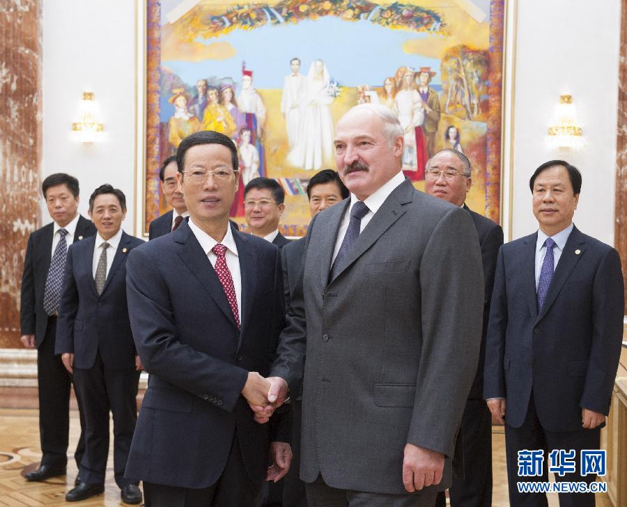 9月26日，應(yīng)邀訪問白俄羅斯的國務(wù)院副總理張高麗在明斯克會見白俄羅斯總統(tǒng)盧卡申科。新華社記者王曄攝 