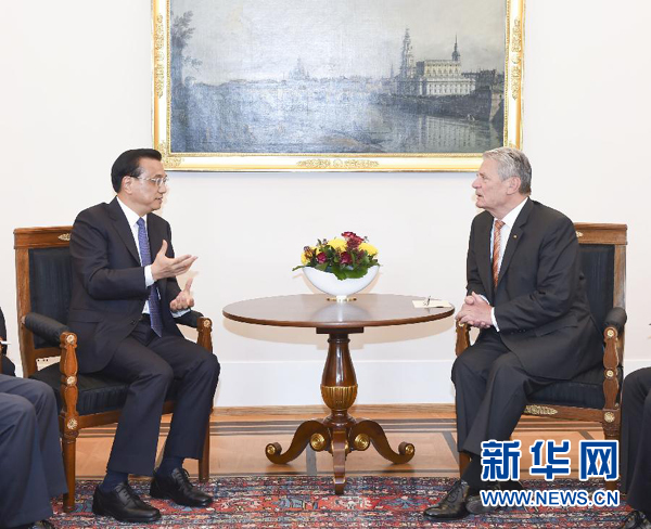 10月10日，國務(wù)院總理李克強在柏林會見德國總統(tǒng)高克。 新華社記者李學(xué)仁 攝
