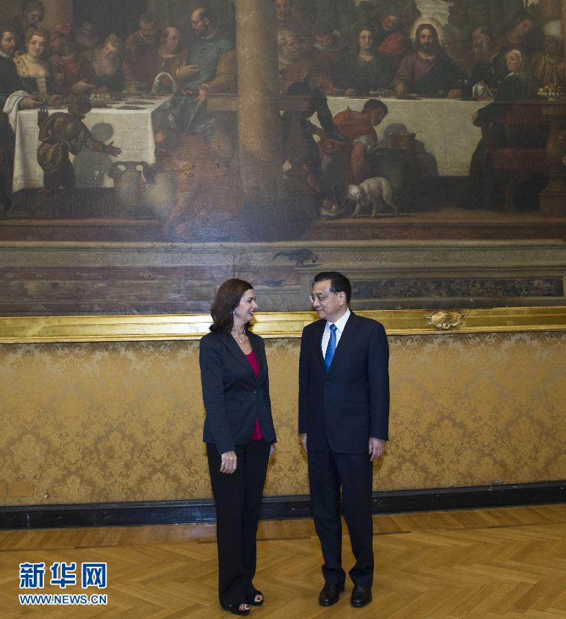 10月15日，中國國務(wù)院總理李克強在羅馬會見意大利眾議長博爾德里尼。 新華社記者王曄攝 