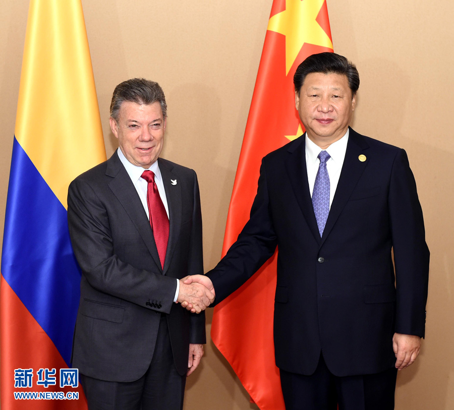 11月18日，國家主席習(xí)近平在菲律賓馬尼拉會見哥倫比亞總統(tǒng)桑托斯。 新華社記者 饒愛民 攝