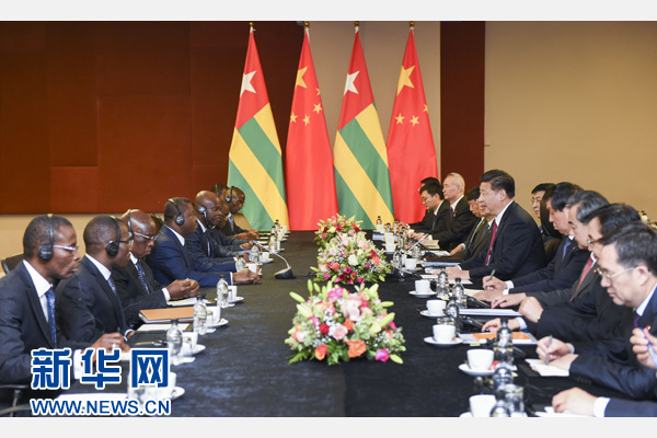 12月3日，國家主席習(xí)近平在約翰內(nèi)斯堡會見多哥總統(tǒng)福雷。新華社記者 謝環(huán)馳 攝 