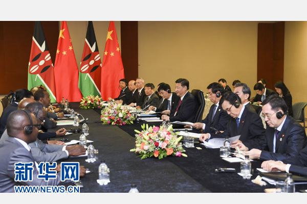 12月3日，國家主席習(xí)近平在約翰內(nèi)斯堡會(huì)見肯尼亞總統(tǒng)肯雅塔。新華社記者 謝環(huán)馳 攝