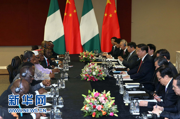 12月4日，國家主席習(xí)近平在約翰內(nèi)斯堡會(huì)見尼日利亞總統(tǒng)布哈里。 新華社記者 龐興雷 攝 