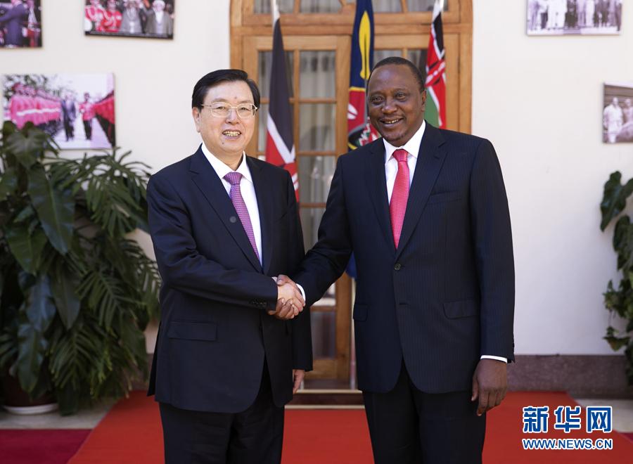3月23日至26日，全國人大常委會委員長張德江對肯尼亞進行正式友好訪問。這是3月24日，張德江在肯尼亞首都內(nèi)羅畢會見肯尼亞總統(tǒng)肯雅塔。 新華社記者馬占成攝