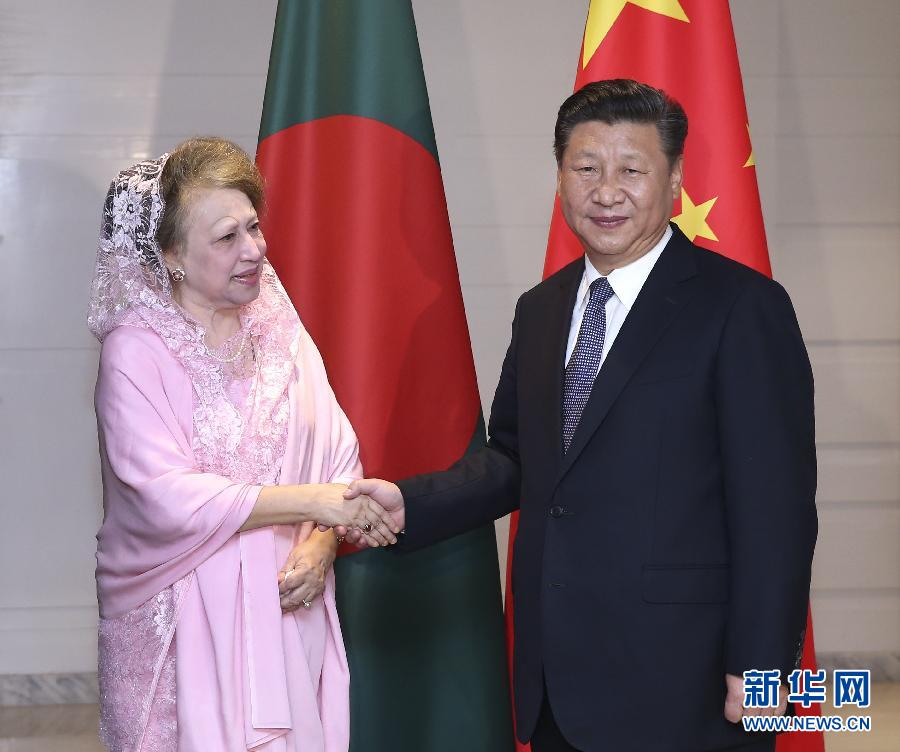 10月14日，國家主席習(xí)近平在達卡會見孟加拉國民族主義黨主席卡莉達&middot;齊亞。  新華社記者龐興雷攝 