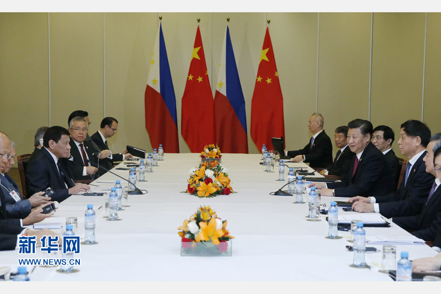 11月19日，國家主席習近平在利馬會見菲律賓總統(tǒng)杜特爾特。新華社記者 鞠鵬 攝