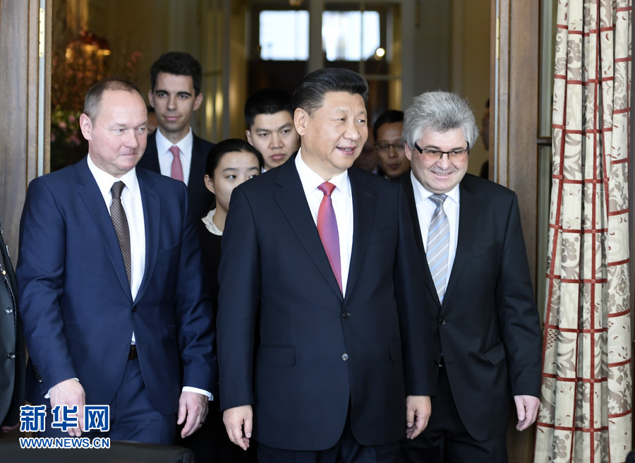 1月16日，國家主席習近平在伯爾尼會見瑞士聯(lián)邦國民院議長施塔爾和聯(lián)邦院議長比紹夫貝爾格。 新華社記者 謝環(huán)馳 攝