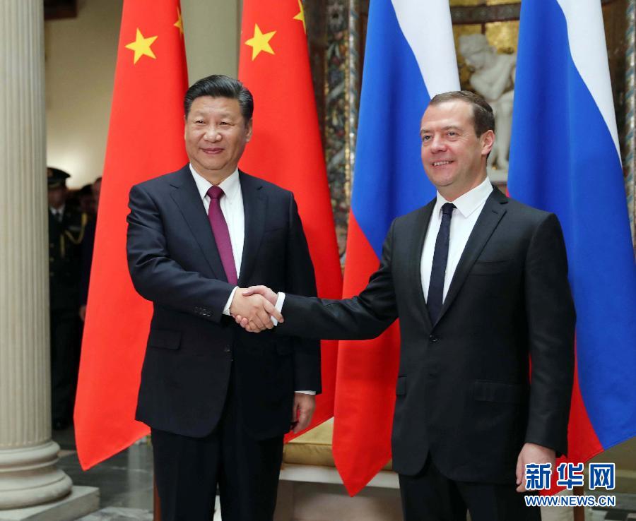 7月4日，國家主席習(xí)近平在莫斯科會見俄羅斯總理梅德韋杰夫。新華社記者 劉衛(wèi)兵 攝