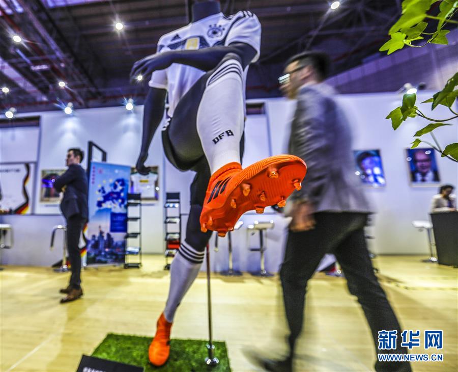 （新華全媒頭條&middot;圖文互動）（14）人間正道 浩蕩前行&mdash;&mdash;習(xí)近平主席出席首屆中國國際進(jìn)口博覽會紀(jì)實