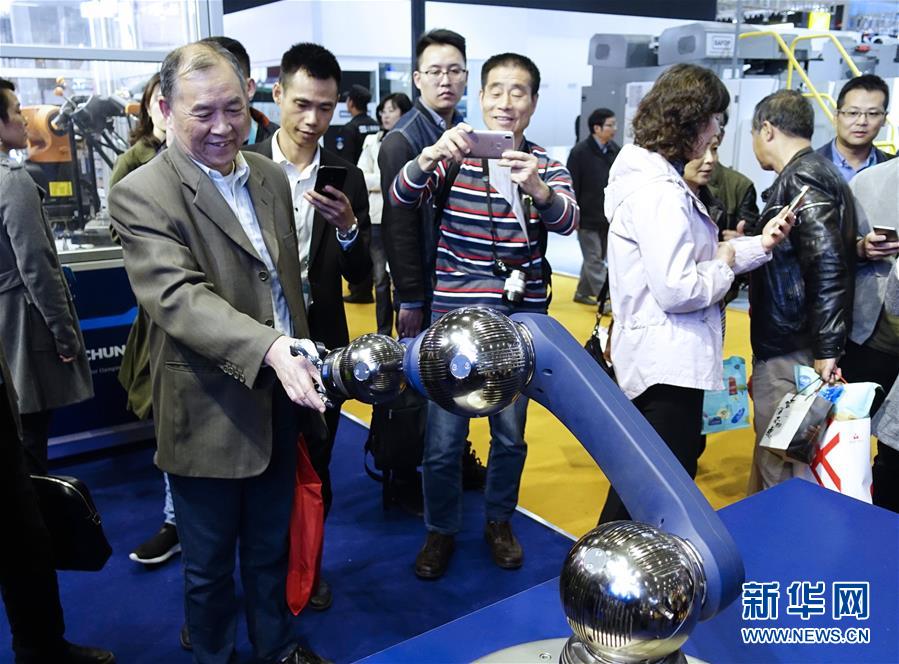 (新華全媒頭條·聚焦進口博覽會·圖文互動)(6)在開放中匯聚強勁動能——從首屆進博會觀察全球創(chuàng)新發(fā)展走向