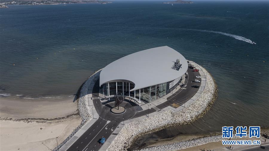 （新華全媒頭條&middot;圖文互動(dòng)）（2）特稿：深化周邊友好　共促亞太繁榮&mdash;&mdash;寫(xiě)在習(xí)近平主席出席亞太經(jīng)合組織第二十六次領(lǐng)導(dǎo)人非正式會(huì)議，對(duì)巴布亞新幾內(nèi)亞、文萊和菲律賓進(jìn)行國(guó)事訪問(wèn)并在巴新同建交太平洋島國(guó)領(lǐng)導(dǎo)人會(huì)晤之際