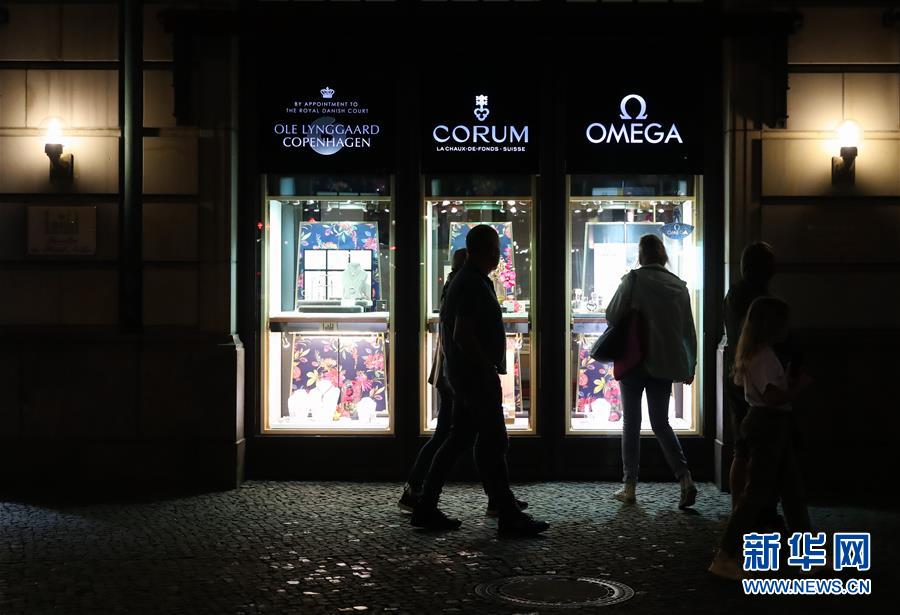 (國(guó)際)(8)德國(guó)柏林:夜來“菩提樹下”