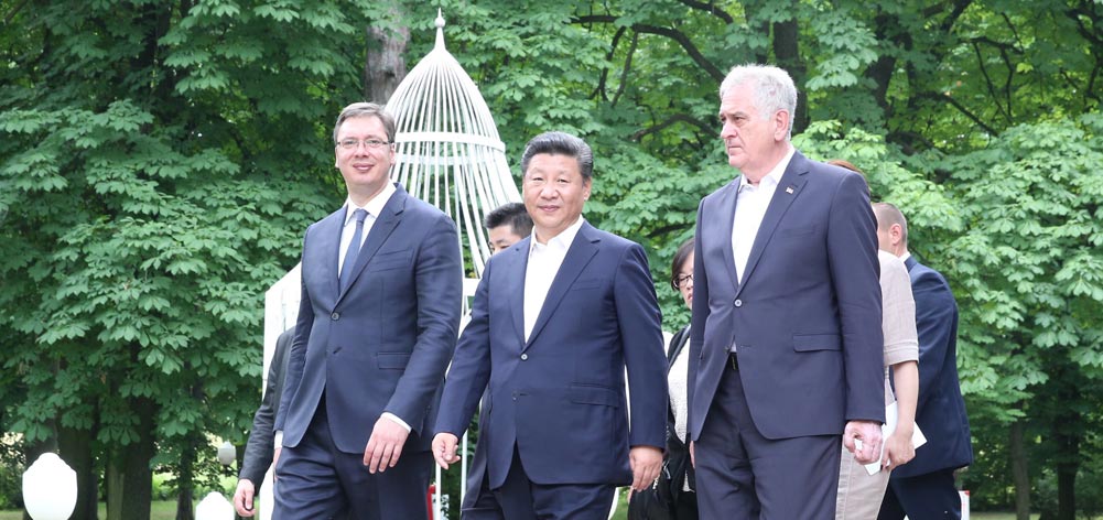 習(xí)近平出席塞爾維亞總統(tǒng)尼科利奇、總理武契奇共同舉行的午宴