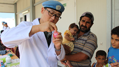 通訊：&ldquo;敬佑生命　大愛無(wú)疆&rdquo;&mdash;&mdash;記中國(guó)赴黎維和部隊(duì)醫(yī)師節(jié)義診活動(dòng)