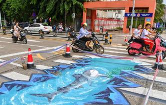 &ldquo;海洋世界&rdquo;3D立體斑馬線亮相?？? />  
<div>“海洋世界”3D立體斑馬線亮相?？?/div>
</a> 
</div>
<div   id=