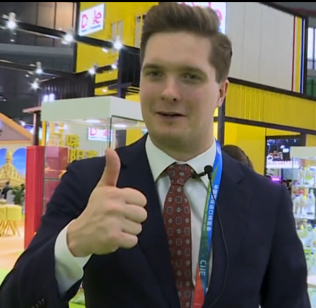 看快閃《不遠(yuǎn)萬里來看&ldquo;你&rdquo;》，聽老外點(diǎn)贊進(jìn)博會